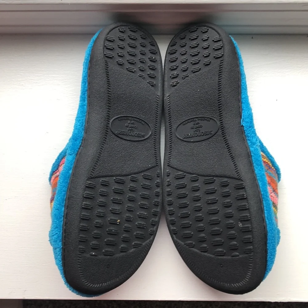 Isotoner Blue House Slippers size 8.5-9 - Picture 5 of 6